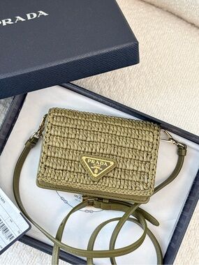 ✨NEW✨ PRADA Yard Raffia Effect Crochet Card Holder with Shoulder Strap - Olive